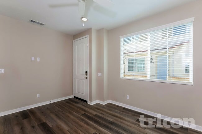 24933 Siempre Ct, Wildomar, CA 92595 - photo 2