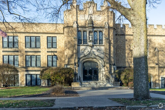 Washington Intermediate is a historic building located in downtown Pekin.