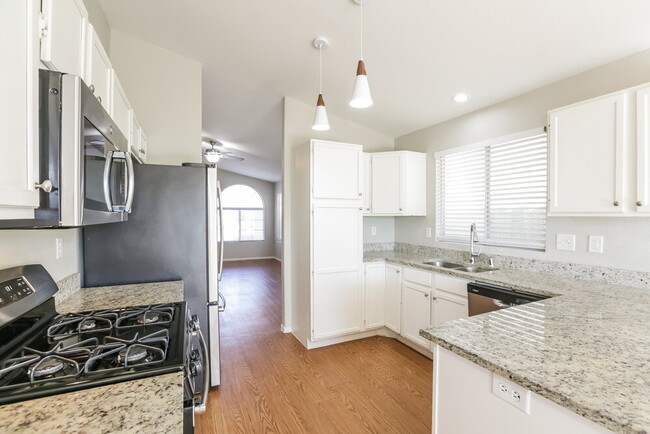 8341 Pendragon Cir, Las Vegas, NV 89145 - photo 7