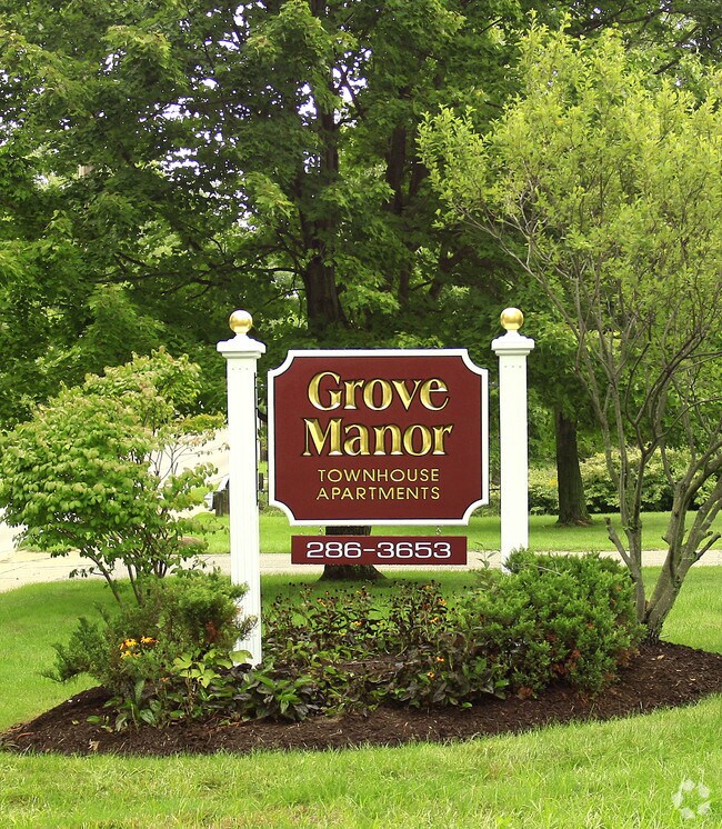 Grove Manor Apartments, Middlefield, OH 44062 - photo 2