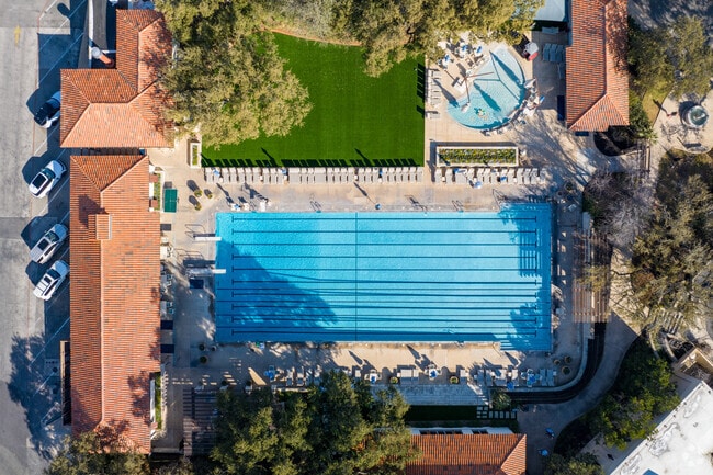 The San Antonio Country Club offers an Outdoor Olympic swimming pool in Terrell Hills.