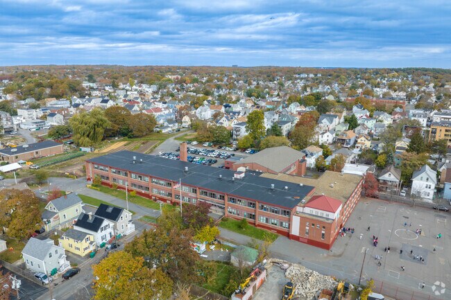 Ingalls Elementary has an overall grade of C- on Niche.