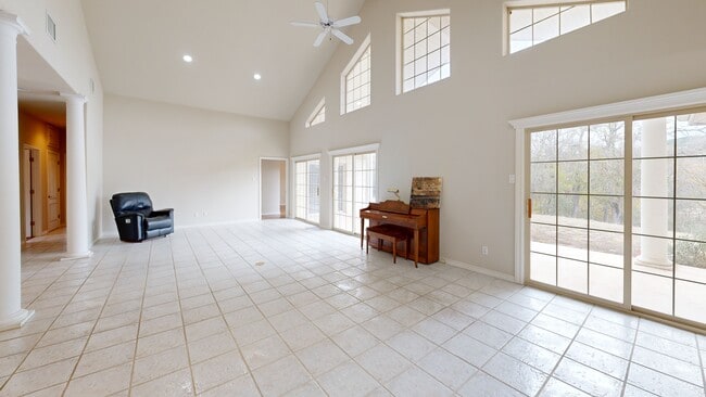 1019 Creek Run, Kerrville, TX 78028 - photo 2