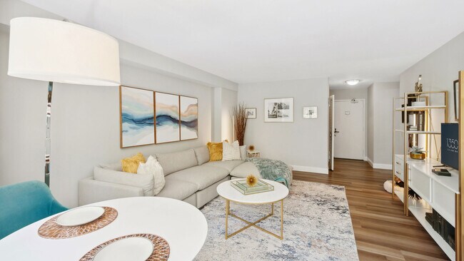 1355 N Astor St unit 2018, Chicago, IL 60610 - photo 6