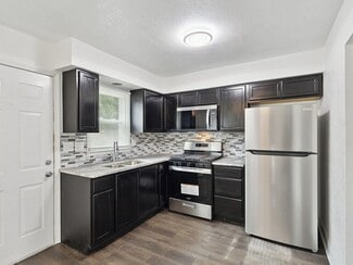 3428 Harrison Ave, Rockford, IL 61108