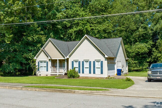 Some single-story homes in Winder feature steeply pitched roofs.