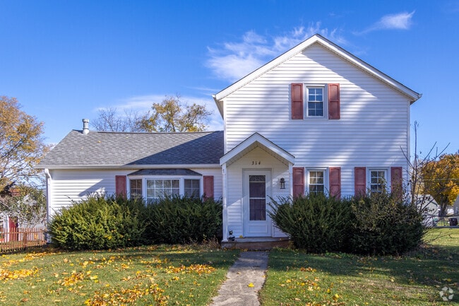 Split level residences rest on well-manicured lawns in Winnebago,