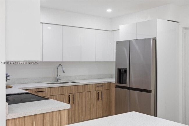 72 NE 186th Terrace unit 1, Miami, FL 33179 - photo 3