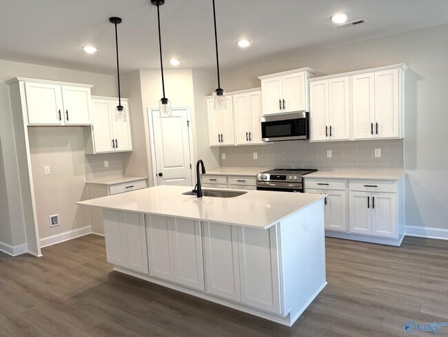 829 Ronnie Dr SE, Hartselle, AL 35640 - photo 2