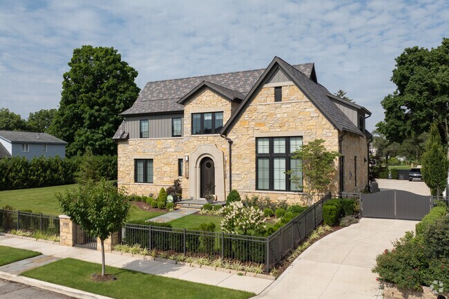 Harter Heights even has a few new buily homes made in the Tudor style.