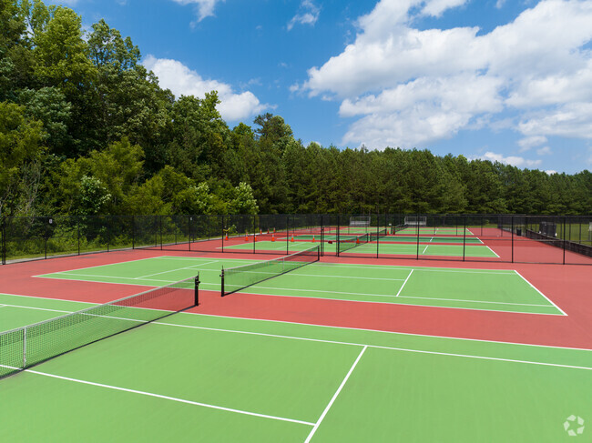Northgate High School has multiple tennis courts.
