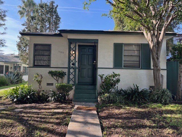 1120 Chelsea Ave, Santa Monica, CA 90403 - photo 1