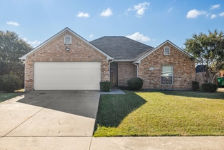 610 Brenna Rd, Waxahachie, TX 75165