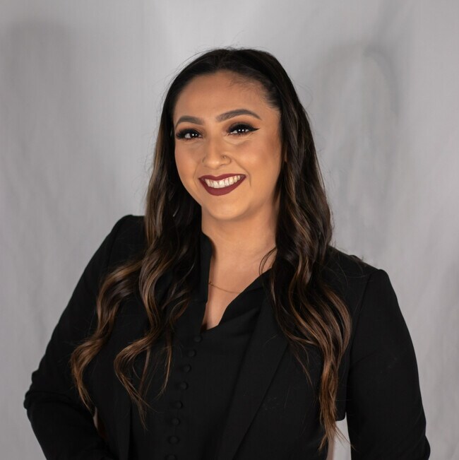 MONICA LIZBETH MICHEL