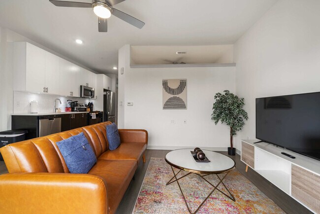 633 E Main St unit ID1031633P, Louisville, KY 40202 - photo 2