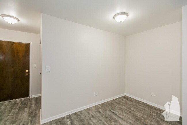 1040 W Hollywood Ave unit 520, Chicago, IL 60660 - photo 6