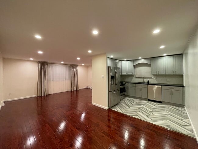 2314 Strahle St unit B, Philadelphia, PA 19152 - photo 3