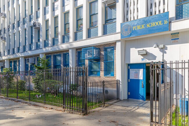 P.S. 10 Fort Hill is a place for academic excellence.
