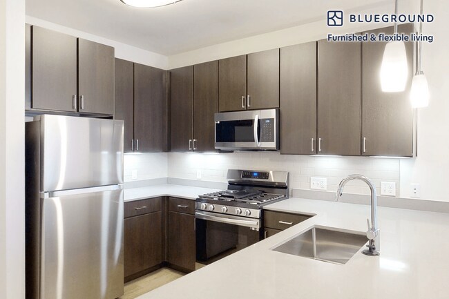 333 Great River Rd unit FL3-ID5458A, Somerville, MA 02145 - photo 6