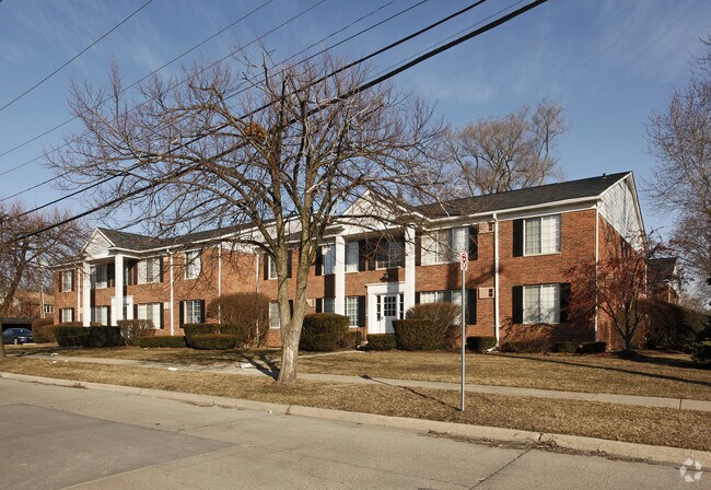 Medford Place Apartments, Royal Oak, MI 48073 - photo 3
