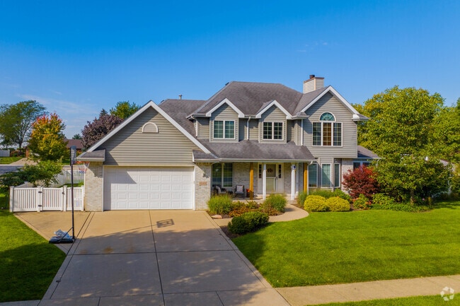 Well-manicured and spacious homes line the many neighborhoods of New Lenox.