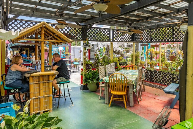 Frankie's Raw Bar is all open dining and a relaxed atmosphere near Beacon Square.