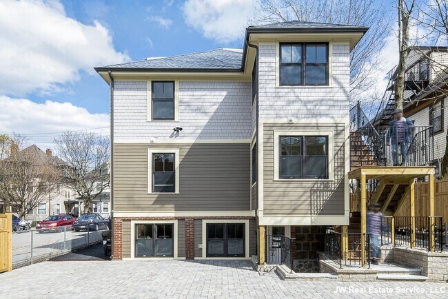 23 Winslow Rd unit 2, Brookline, MA 02446 - photo 6