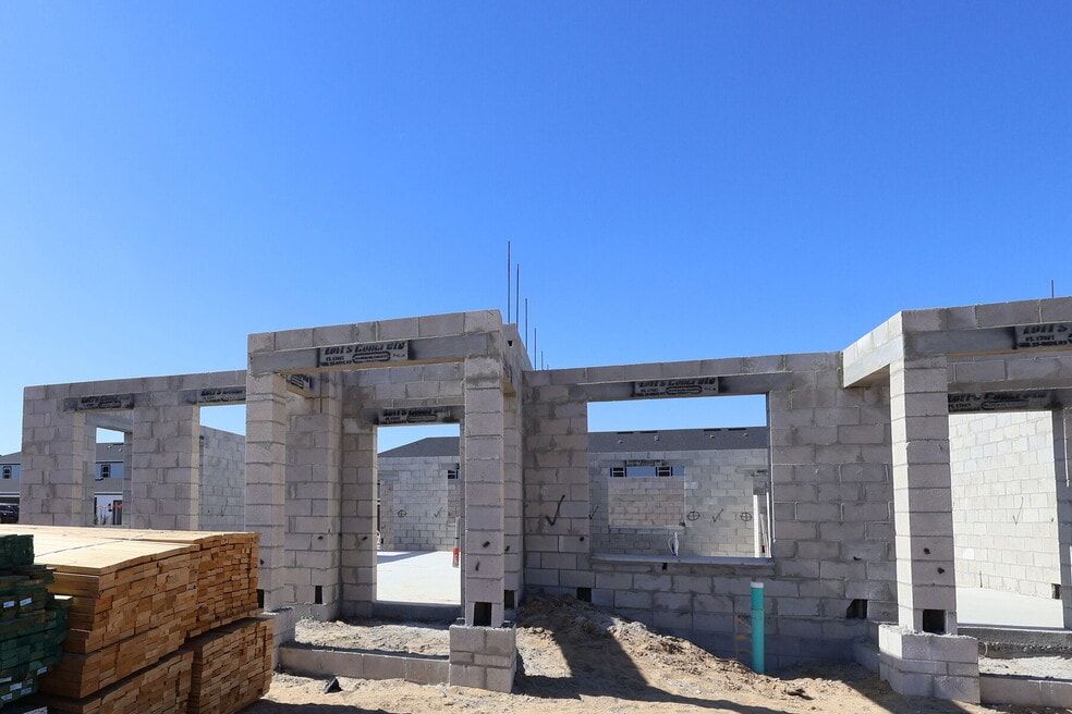 386 Lady Palm St, Apopka, FL 32703 - photo 1