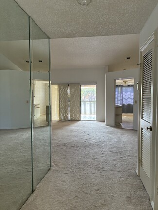 3226 Laurel Oaks Ln, Hollywood, FL 33021