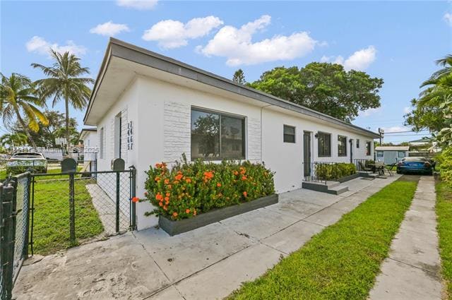2465 NW 35th St, Miami, FL 33142 - photo 1