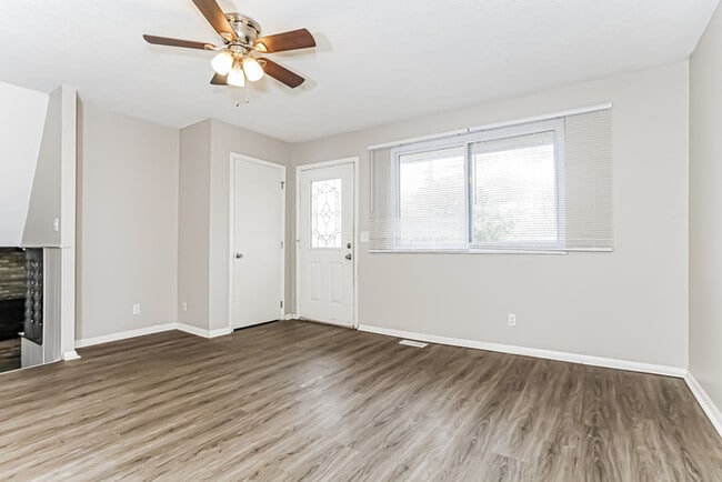 10203 Dewhill Ln, Cincinnati, OH 45251 - photo 2