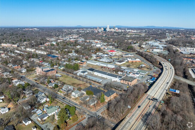 Sunnyside is located minutes south of downtown.