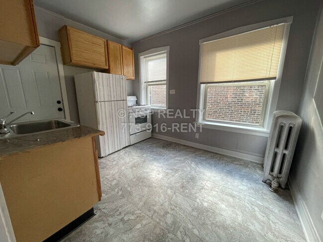4031 W Melrose St unit 3N, Chicago, IL 60641 - photo 3