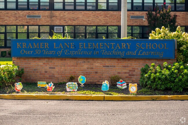 Kramer Lane Elementary School has 389 students in K-5 with a student-teacher ratio of 14:1.