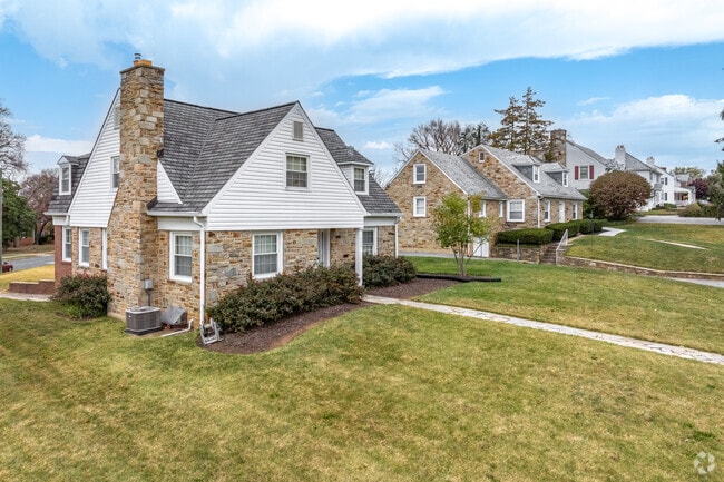 Enjoy a nice front yard when you live in Towson.