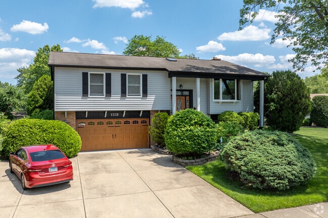 Pepper Tree contains many split-level homes.