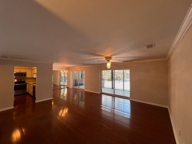 18411 University Park Dr unit 18411 University Par, Livonia, MI 48152 - photo 5