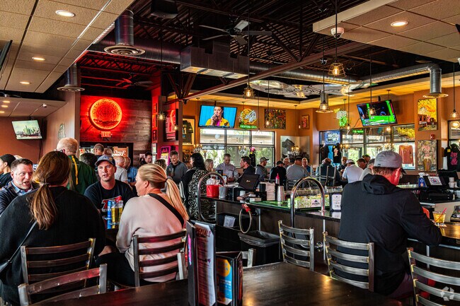 Discover Frank's Lounge in Centennial, your spot for great cocktails and relaxed atmosphere.