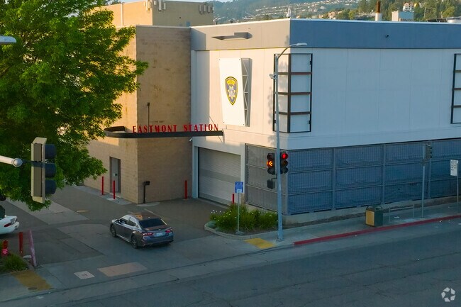 Arroyo Viejo has a police substation based in the mall.