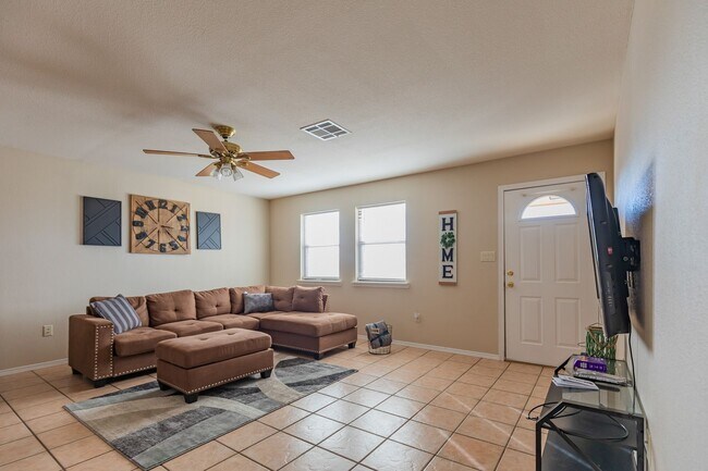 711 S Florida Ave unit 711 S Florida Ave Un, Alamogordo, NM 88310 - photo 4