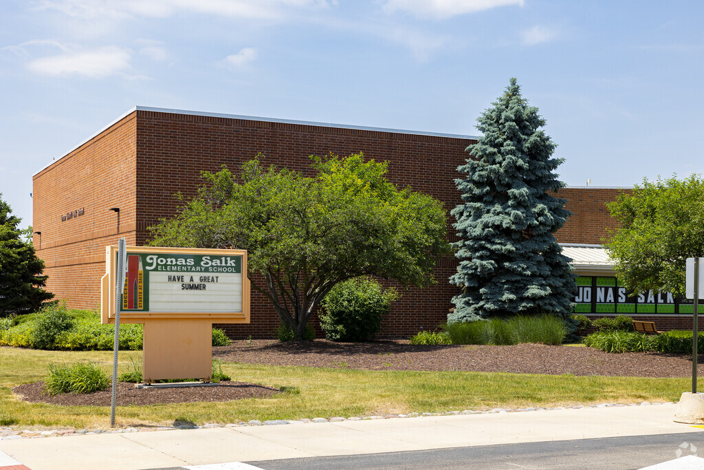 Jonas Salk Elementary school is a go to choice for Winston Woods learners.