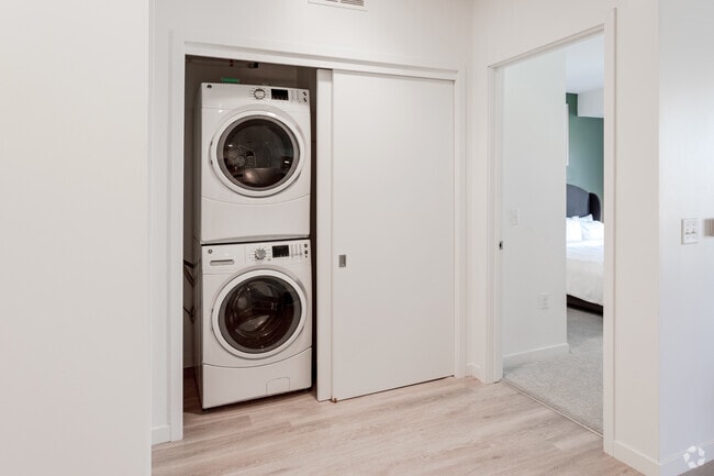 1BR, 1BA - Nicollet 2