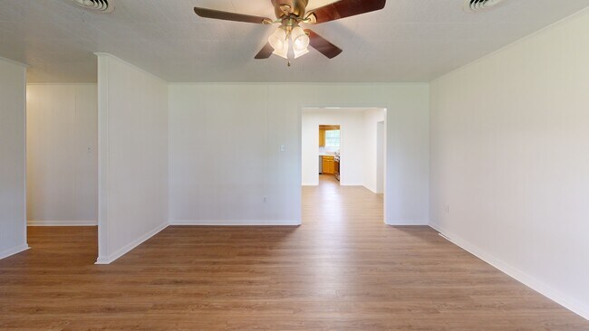 1219 S Lanoux Ave, Gonzales, LA 70737 - photo 2