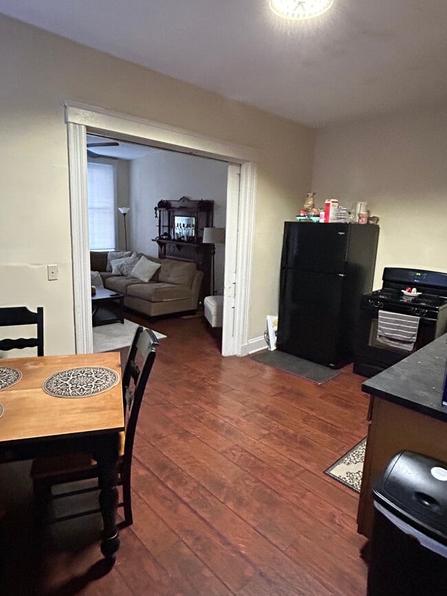 2154 W Clifton Ave, Cincinnati, OH 45219 - photo 4