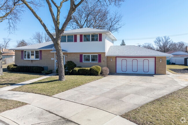 For those who may need a little more room, there are bi-level homes throughout Hillside.
