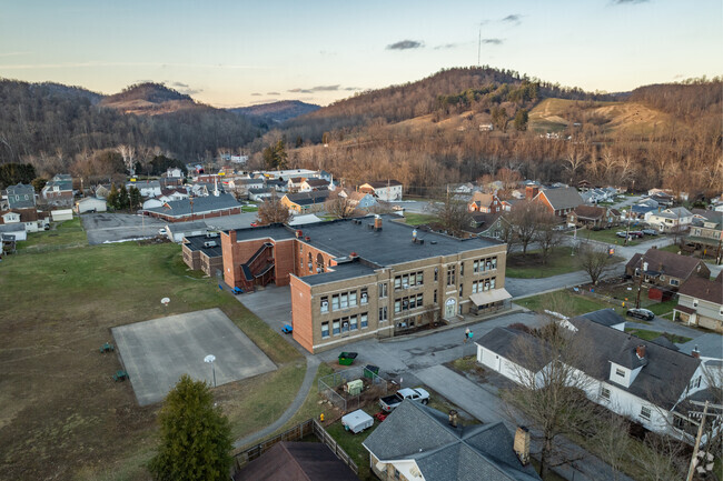 Testing show 52% of Barrackville Elementary/Middle School students are at least proficient in reading.