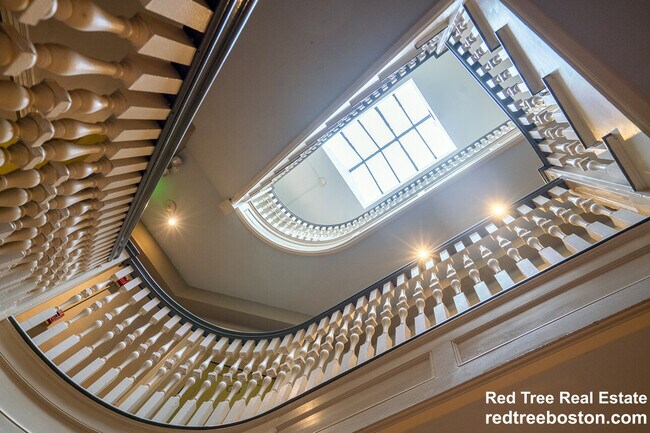 457 Centre St, Newton, MA 02458 - photo 6