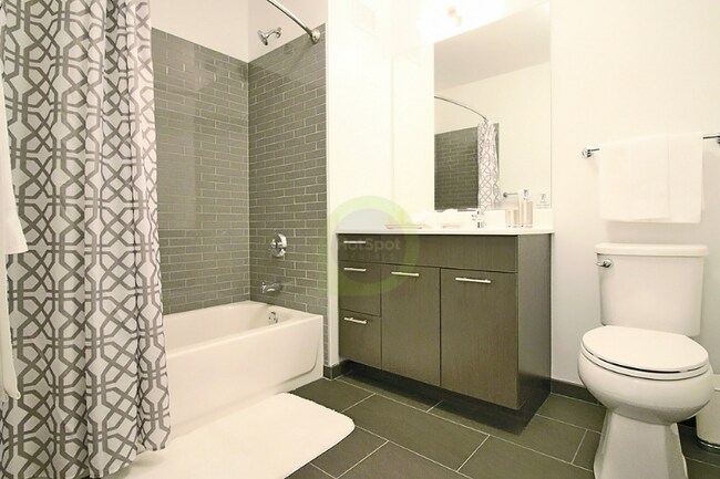 647 N Wells St, Chicago, IL 60654 - photo 7