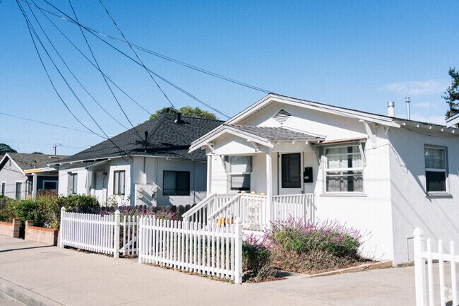 Single-family homes are cozy in Monterey, California.