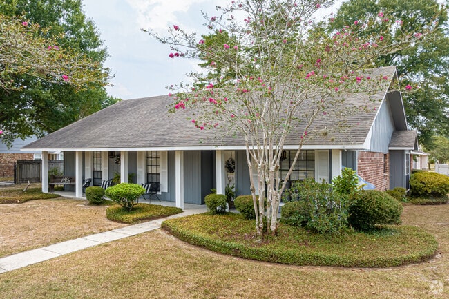 Traditional-style homes are common in Park Forest LA North.